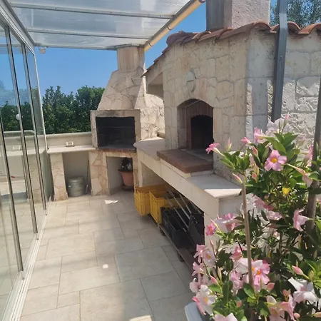 Rosmat's House *